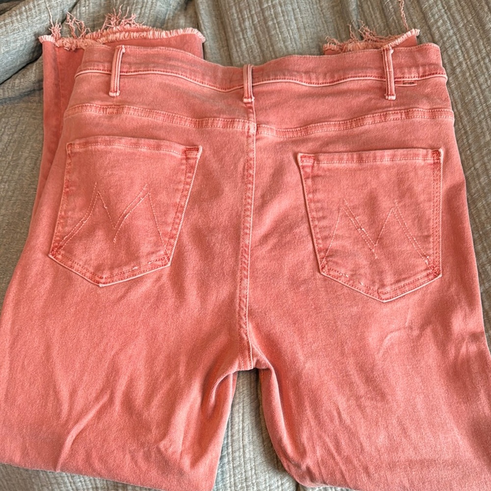 MOTHER Pink Ankle Cropped Jeans with Soft Stretch